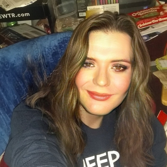 Meet your Posher, Joey - Picture 2 of 7